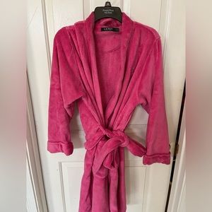 Ralph Lauren Fluffy Robe that is hot pink, Size XL, Faux Fur, with Pockets